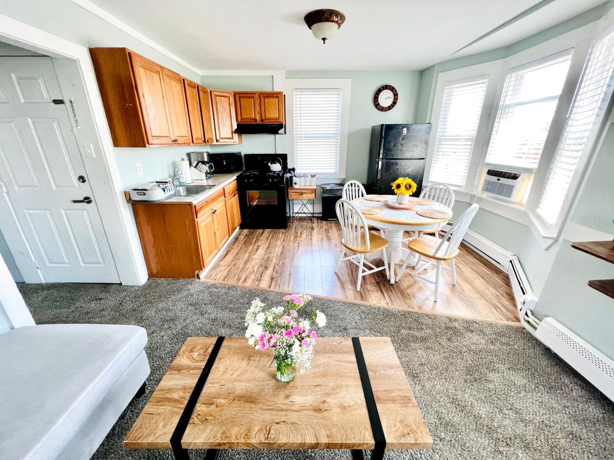 Entire Lovely 3 Bedroom, 2 Bathroom Apartment! 1 Block To The Beach And Boardwalk! Wildwood Εξωτερικό φωτογραφία